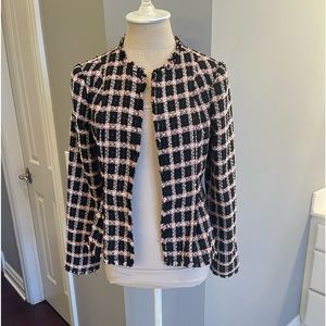 EUC CeCe short blazer